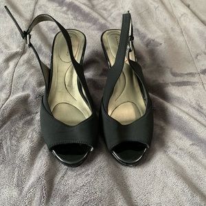 Bandolino women’s black heels